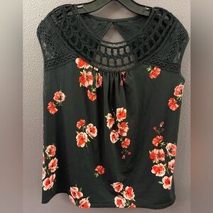 Maurices Short Sleeve Blouse Size Large NWOT